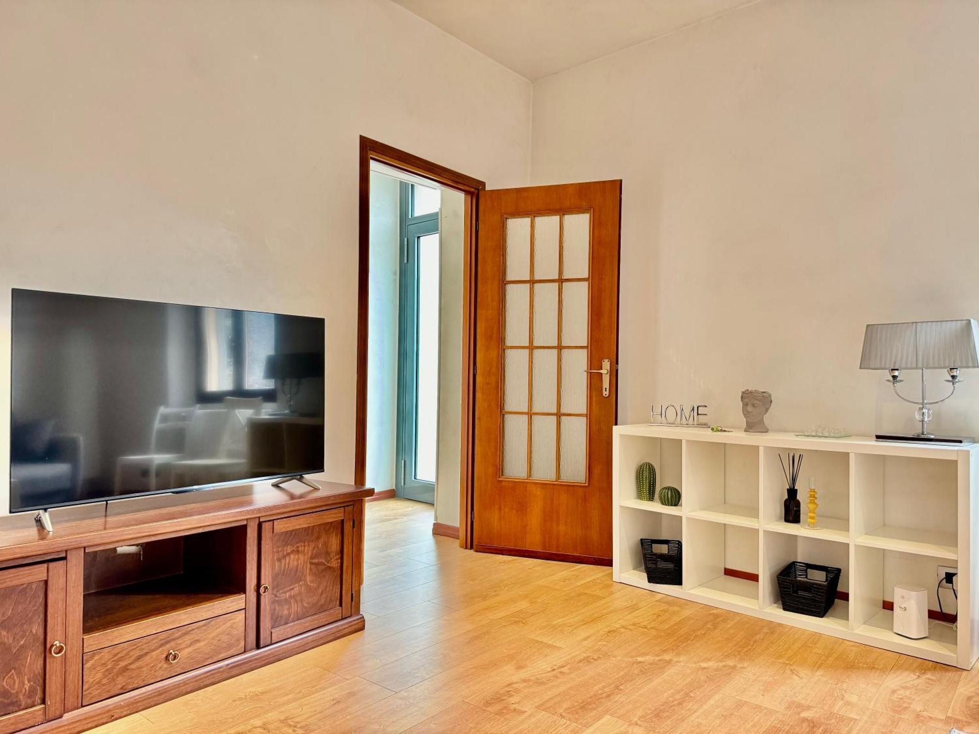 2bd Near The Station Apartment